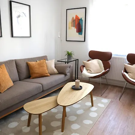 Neu Saniertes - 3 Schlafzimmer - Aussenbereich
